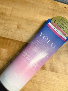 YOLUヘアマスクの匂いや使用感は？レビュー